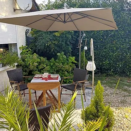 Au Coeur De Menesterol Emotion Bed & Breakfast